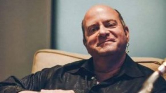 Derico Sciotti abre a agenda especial dos Namorados no Jazzinn